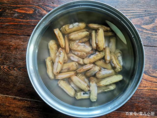 這個(gè)海鮮被稱(chēng)作“小人仙”，肉質(zhì)肥美，用這個(gè)方法做，一盤(pán)不夠吃